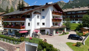 Garni Hotel Mezdi Selva Di Val Gardena